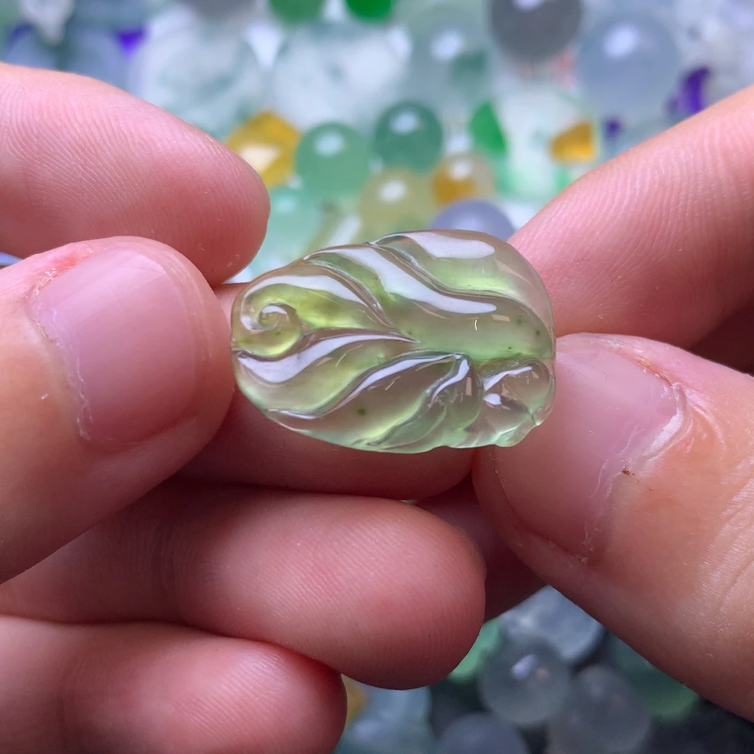 定制翡翠未镶嵌挂件