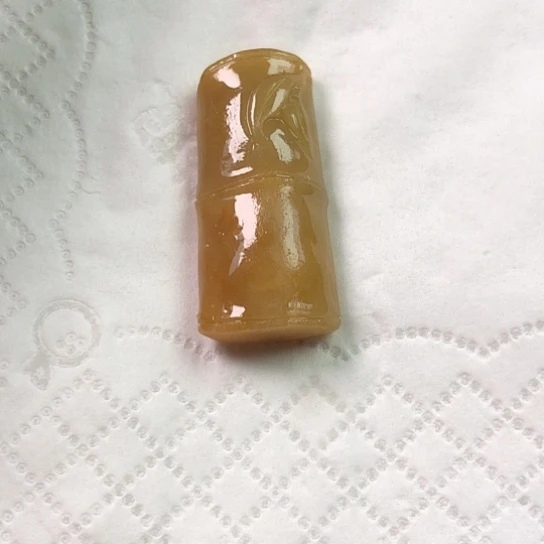 定制翡翠未镶嵌黄翡竹节