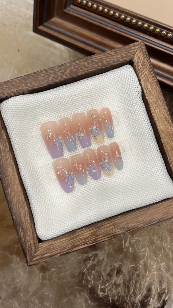 【晨夕微露】张呼呼纯手工穿戴甲夏日清透美甲