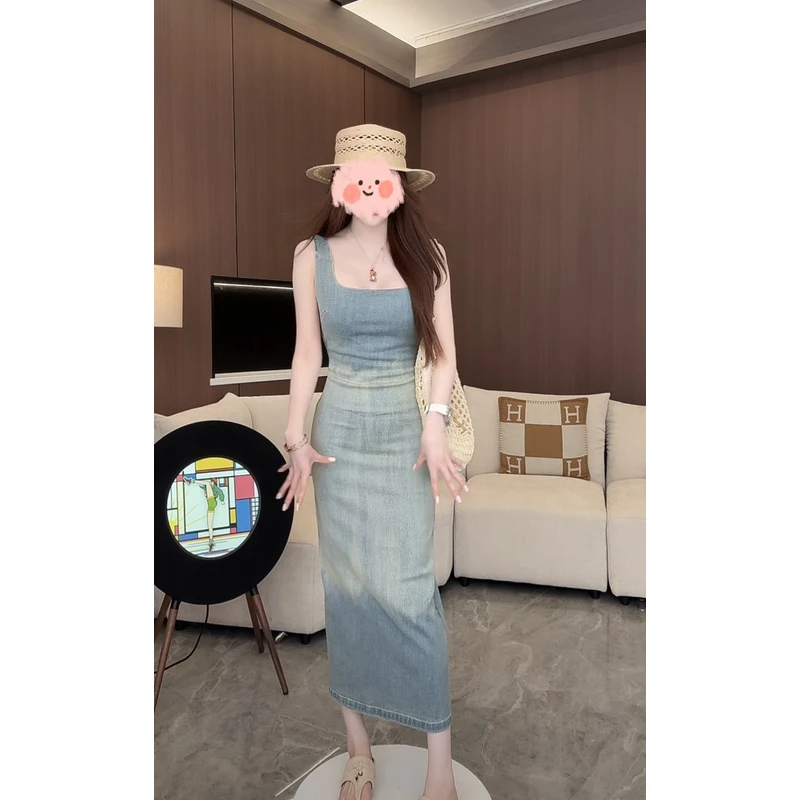 韩系无袖方领洗水牛仔连衣裙女设计感夏季修身港风度假连衣裙长裙