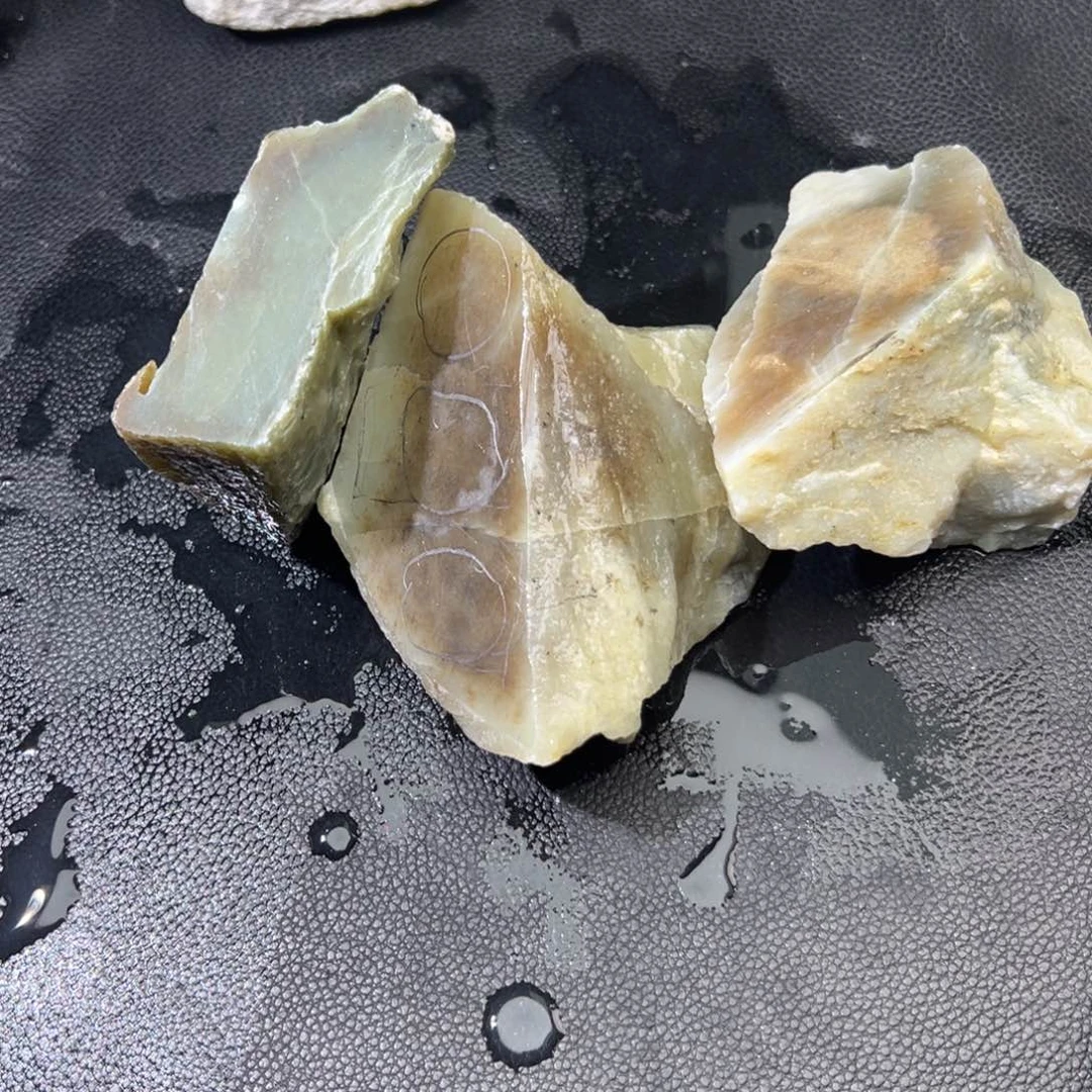 和田玉（糖玉）未镶嵌手镯