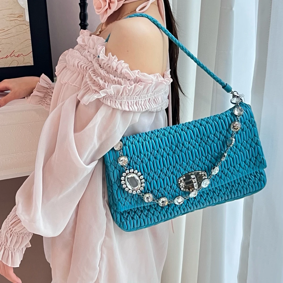 95新 MIU MIU/缪缪 miumiu孔雀蓝水钻褶皱单肩包