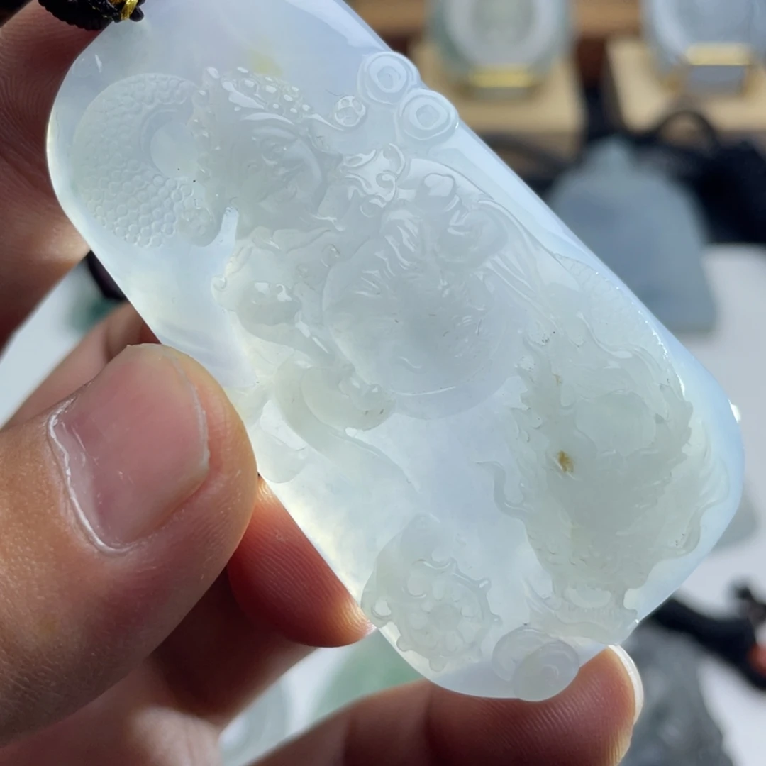 翡翠未镶嵌颈饰御龙财神