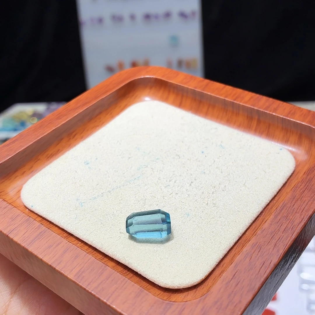 吊坠(不含链)水晶未镶嵌海蓝宝随形打孔定制不退换