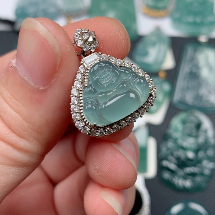 翡翠颈饰未镶嵌翡翠