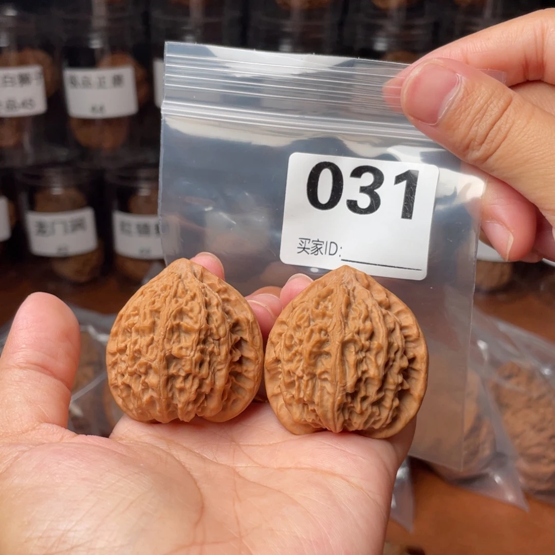 文玩核桃把件41金牛