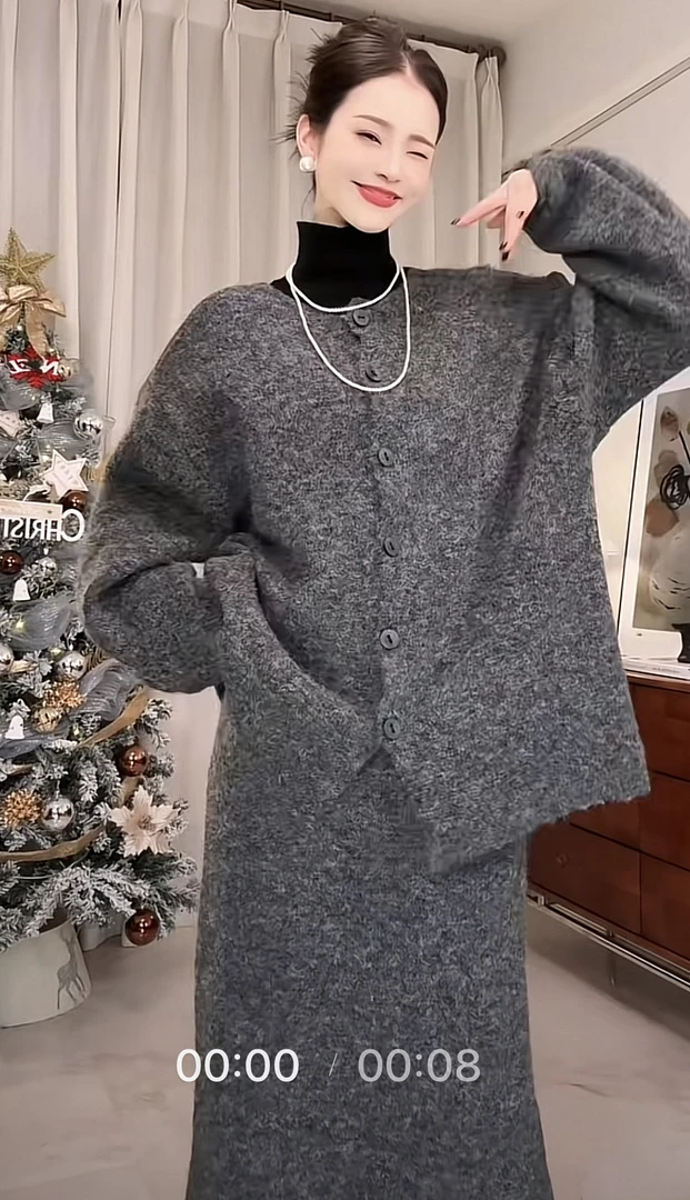 新款毛衣两件套  毛衣  + 裙子    气质网红时尚灰色秋冬百搭百搭