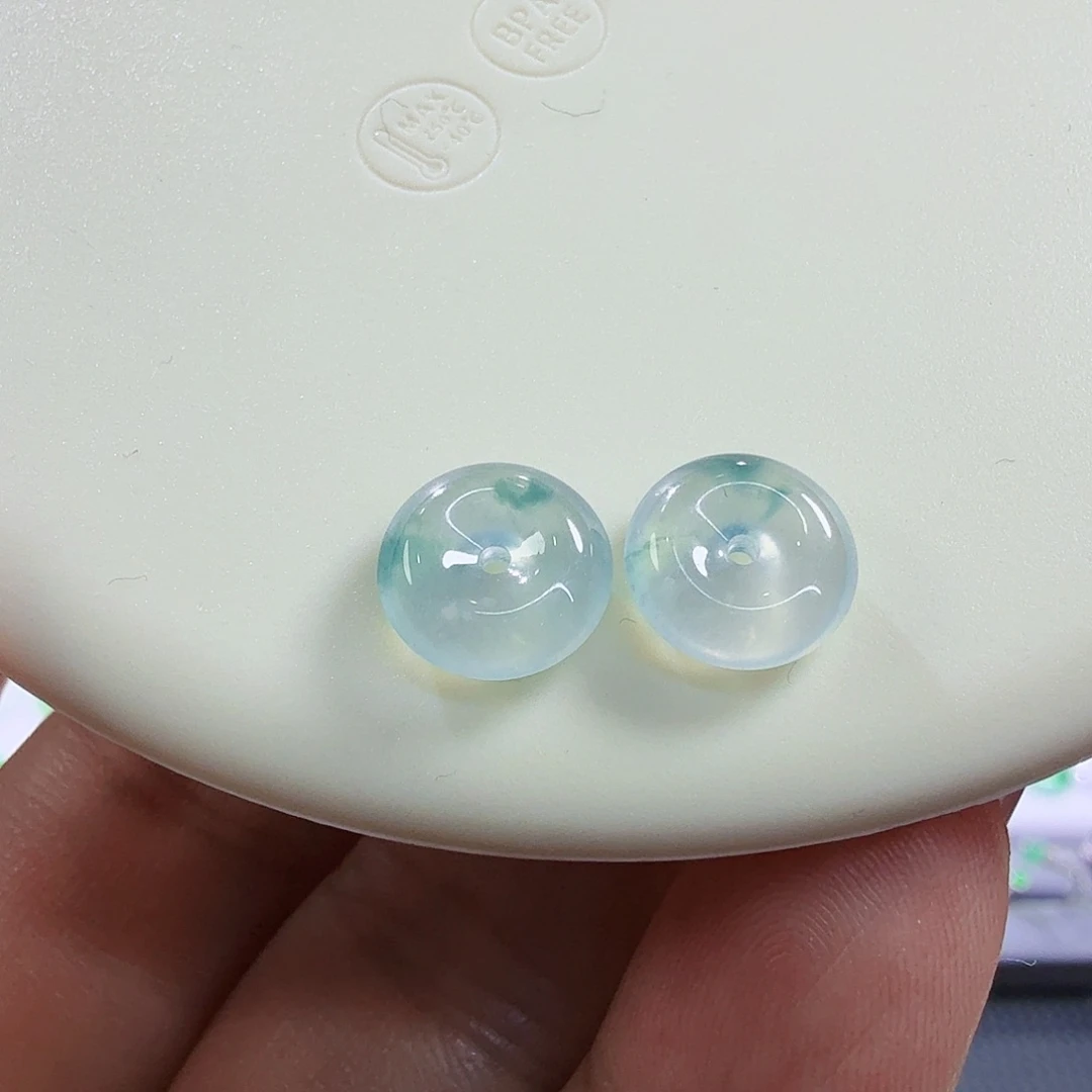 翡翠未镶嵌颈饰裸石