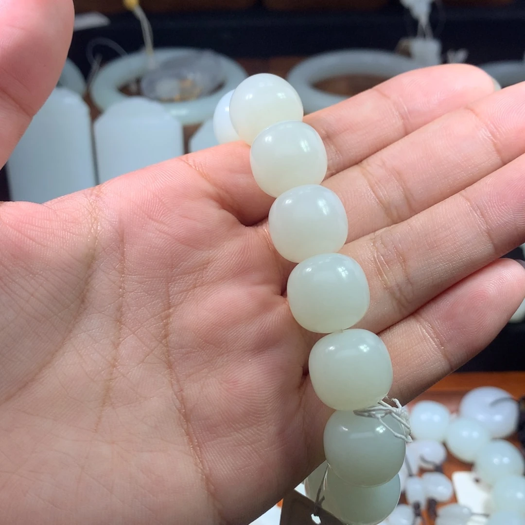 蜘***侠和田玉未镶嵌车挂