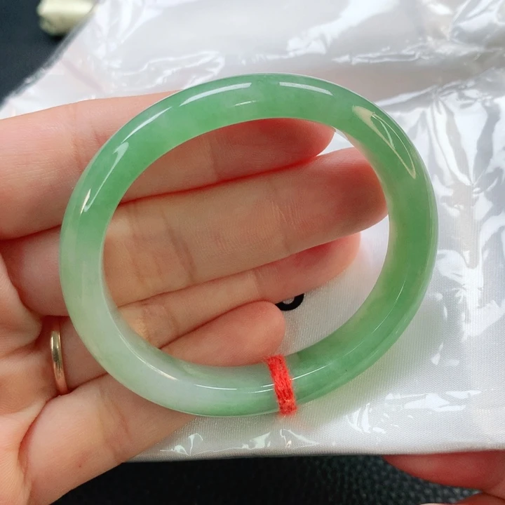 翡翠手镯未镶嵌51贵妃