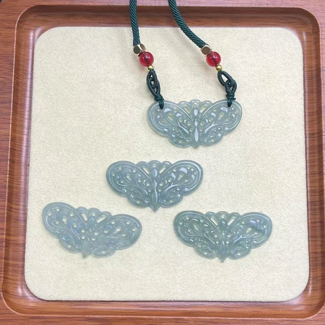 天然A货翡翠冰蓝水蝴蝶（多样性发其一）