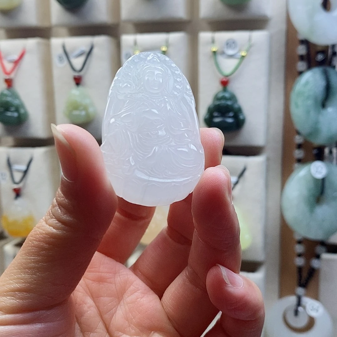 石英质玉未镶嵌颈饰