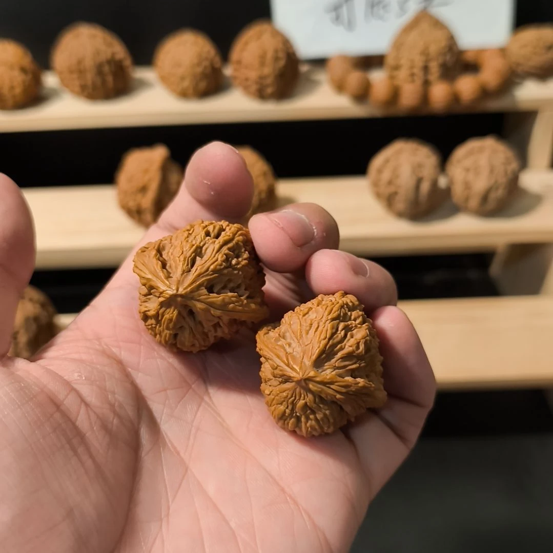 吊坠文玩核桃34南疆有黄