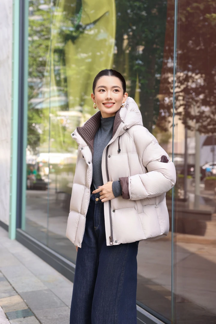 90白鸭绒2025冬季羽绒服女针织领袖口翻边撞色短款保暖外8637