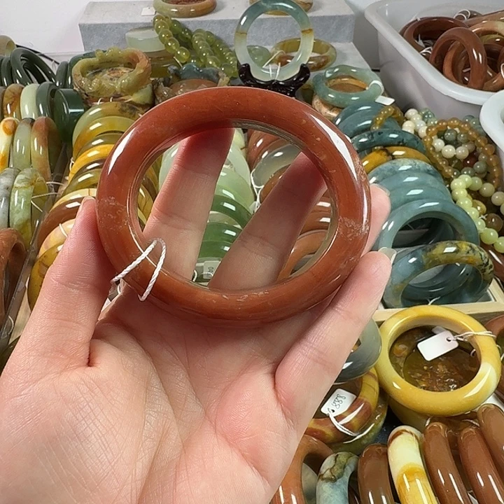 蛇纹石玉未镶嵌手镯贵妃