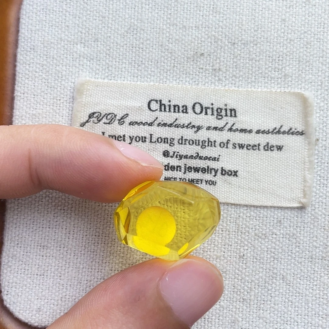 未镶嵌琥珀珠宝奇石真切