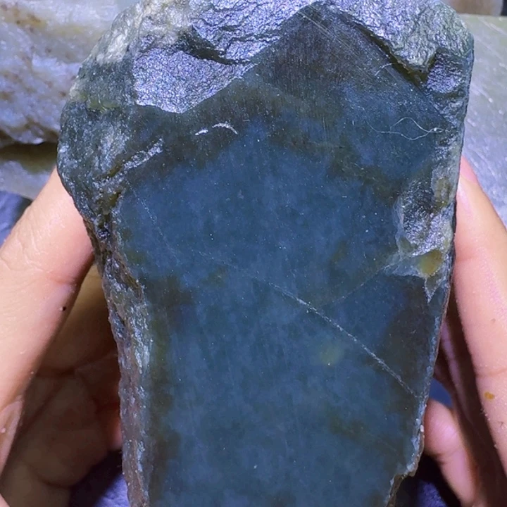 和田玉未镶嵌珠宝半成品