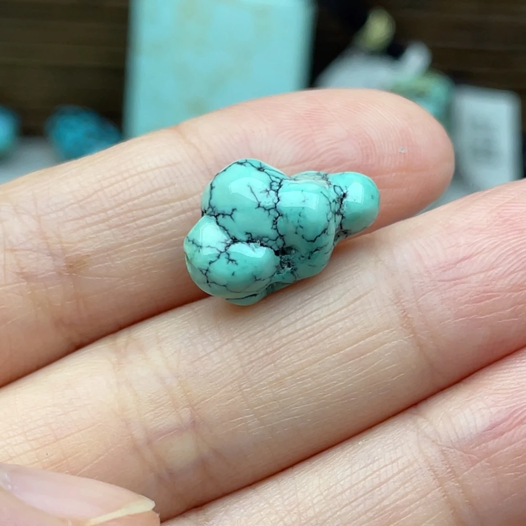 绿松石未镶嵌珠宝奇石