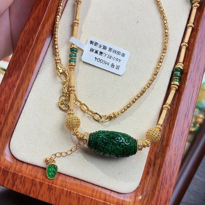 翡翠未镶嵌颈饰10
