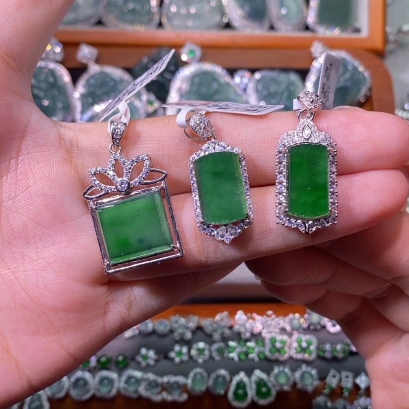 【闪购商品】翡翠银S925镶嵌颈饰金***宝天然