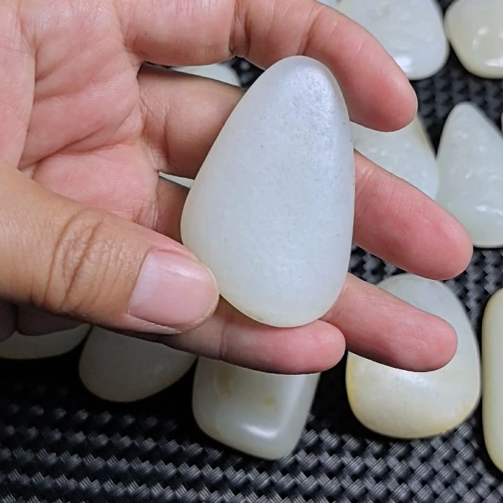 麻****和田玉未镶嵌吊坠(不含链)