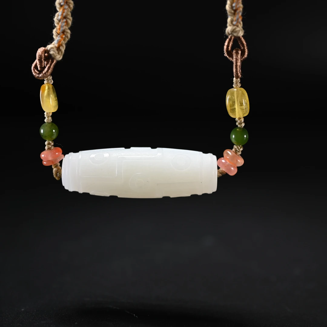 LOT8837 和田玉勒子/保利