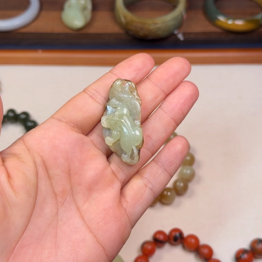 l***6岫岩河磨玉（透闪石质玉）未镶嵌颈饰