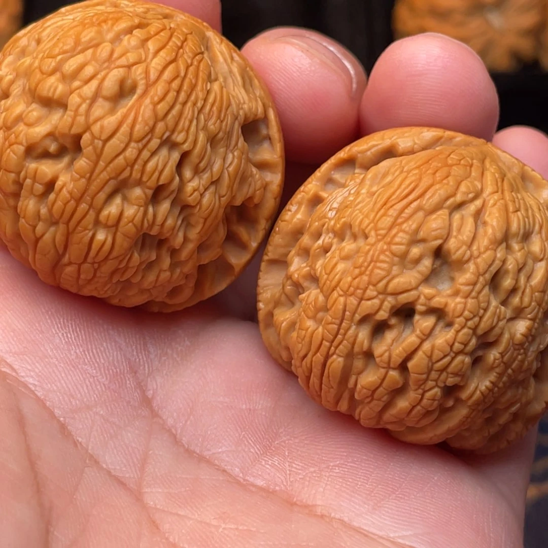 文玩核桃把件40尺寸龙珠