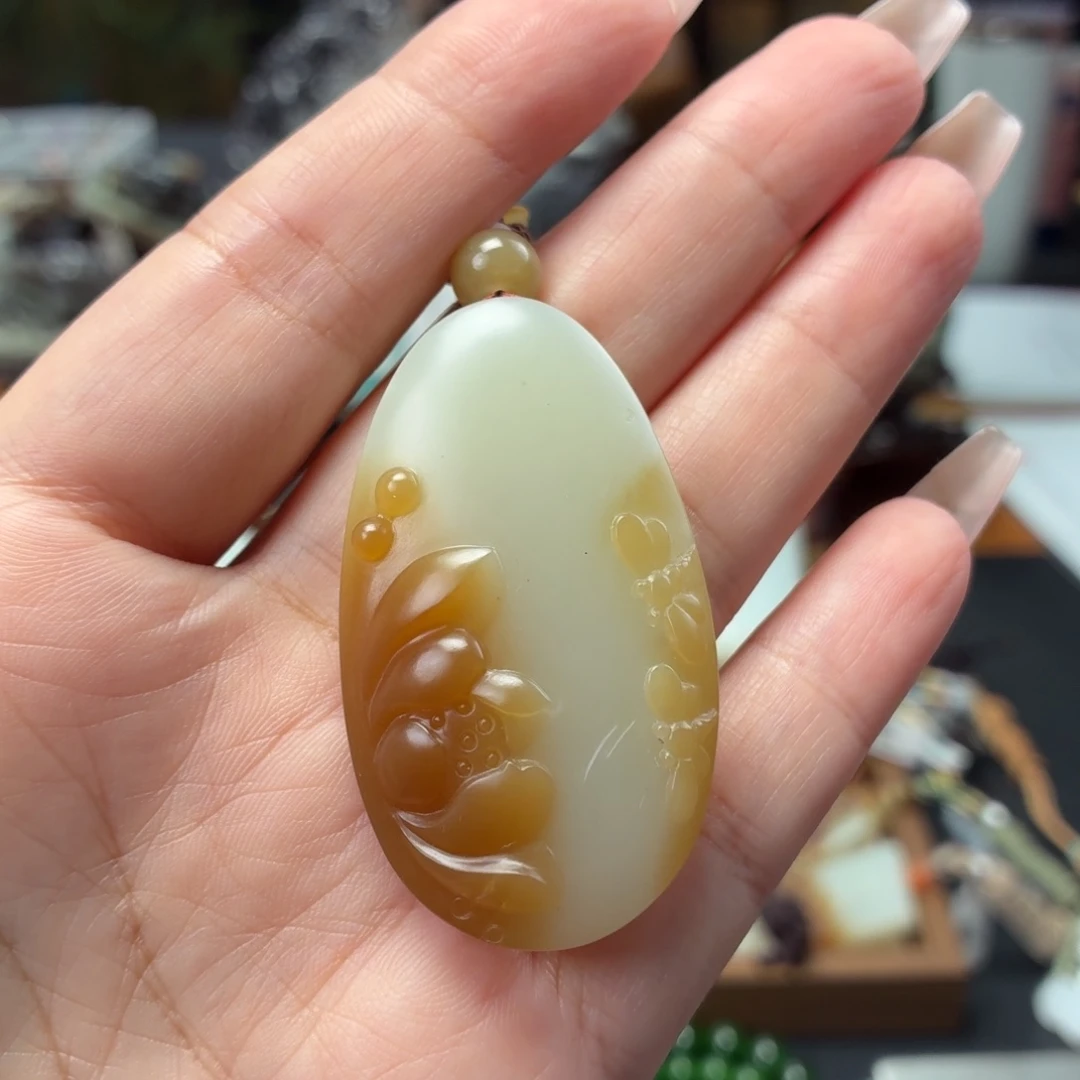 颈饰未镶嵌和田玉
