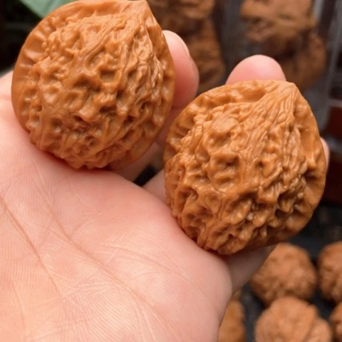 文玩核桃吊坠金牛36