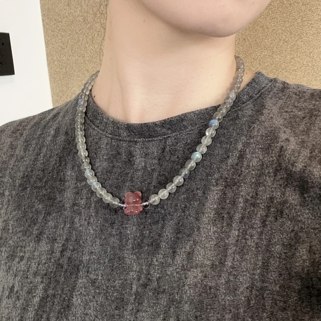 【抖音质检基地发货】天然拉长石灰月光草莓晶小熊紫水晶项链磁吸扣