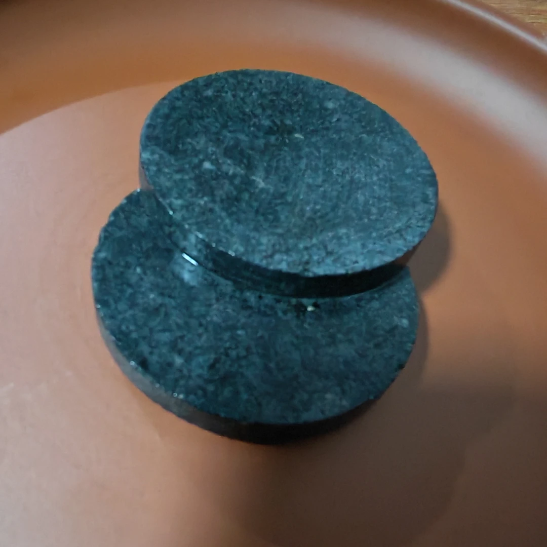 泗水砭石疗养院老虎石泡水片板