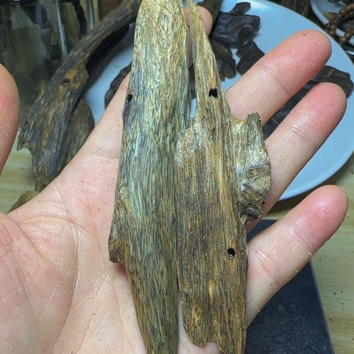 木柳*哥天然虫漏料17克