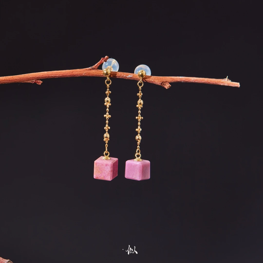 L【桃紫】·似梓珠宝· 18K舒俱来樱花粉耳环 SZCC2790030