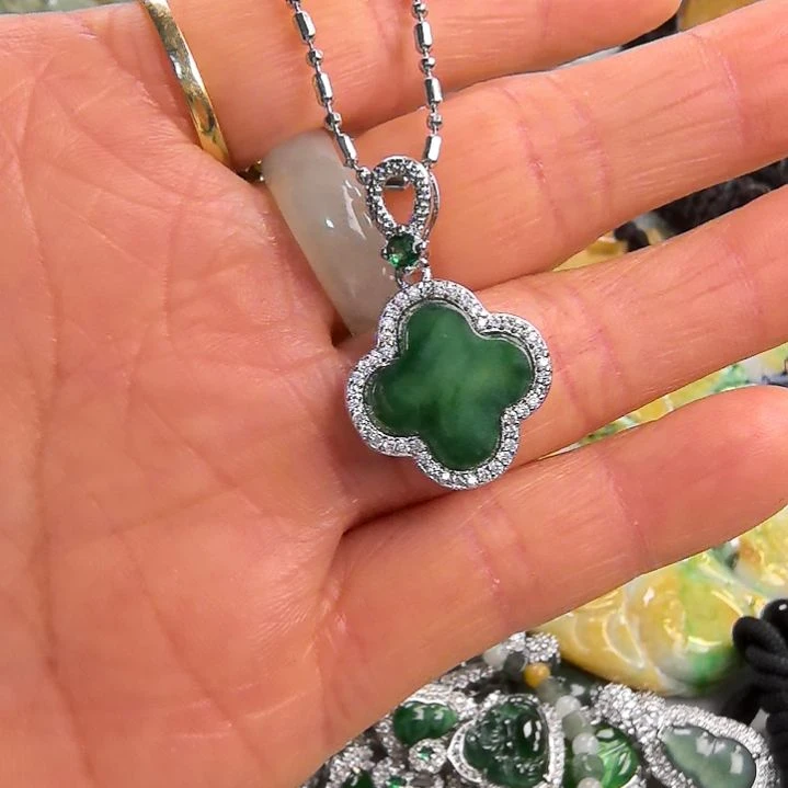 翡翠颈饰未镶嵌吊坠