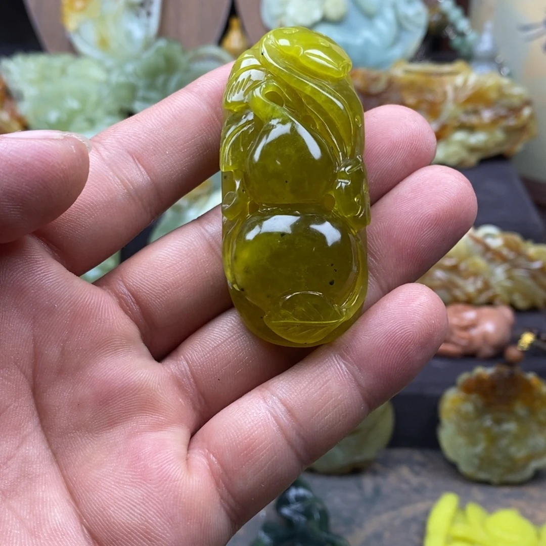 蛇纹石玉未镶嵌吊坠(赠链)