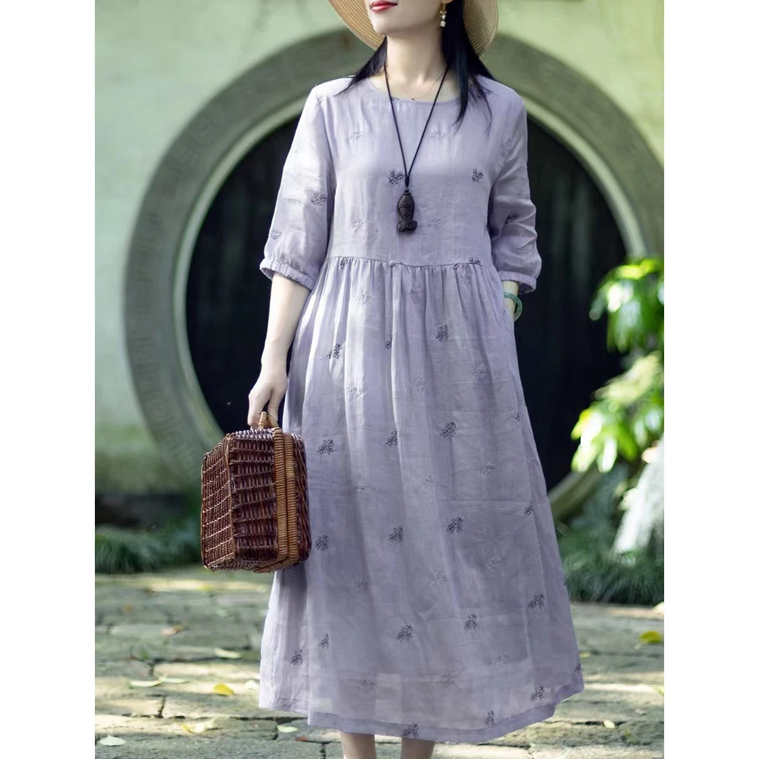 2025春夏新款原创设计宽松大码飘逸气质大摆文艺刺绣苎麻连衣裙