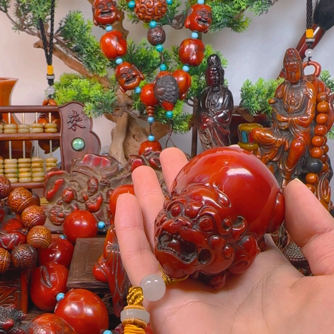 琥珀裸石未镶嵌貔貅