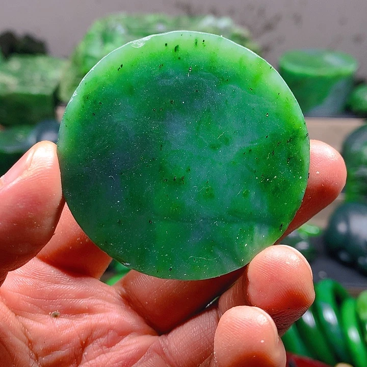 和田玉（碧玉）未镶嵌珠宝半成品刘*玲