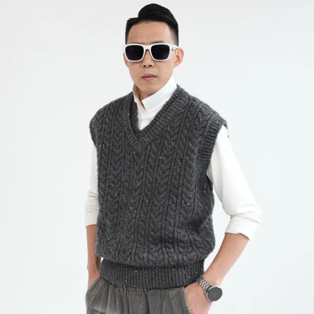 2025秋冬季新品针织百搭简约休闲纯色马甲无袖保暖时尚背心内搭