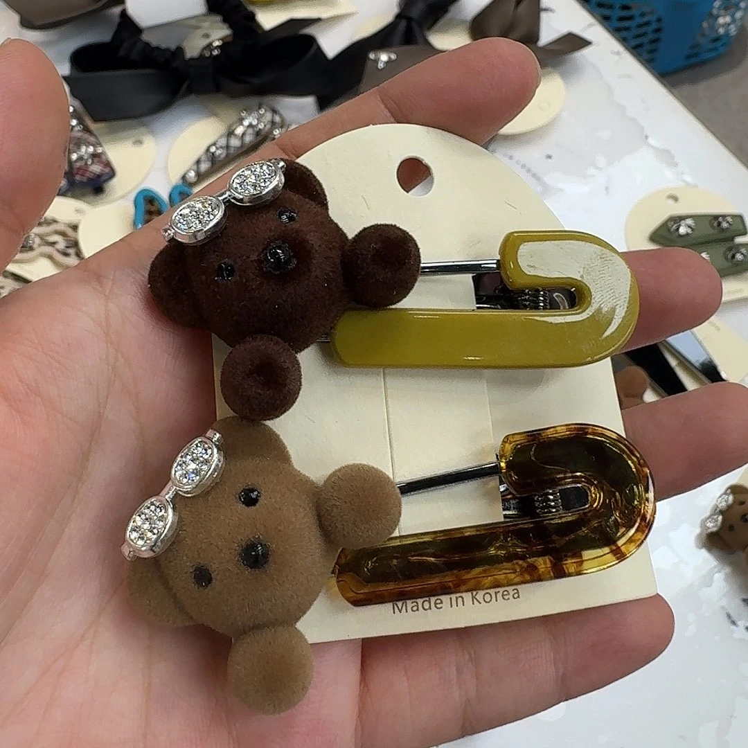 非金属无深色浅色小熊