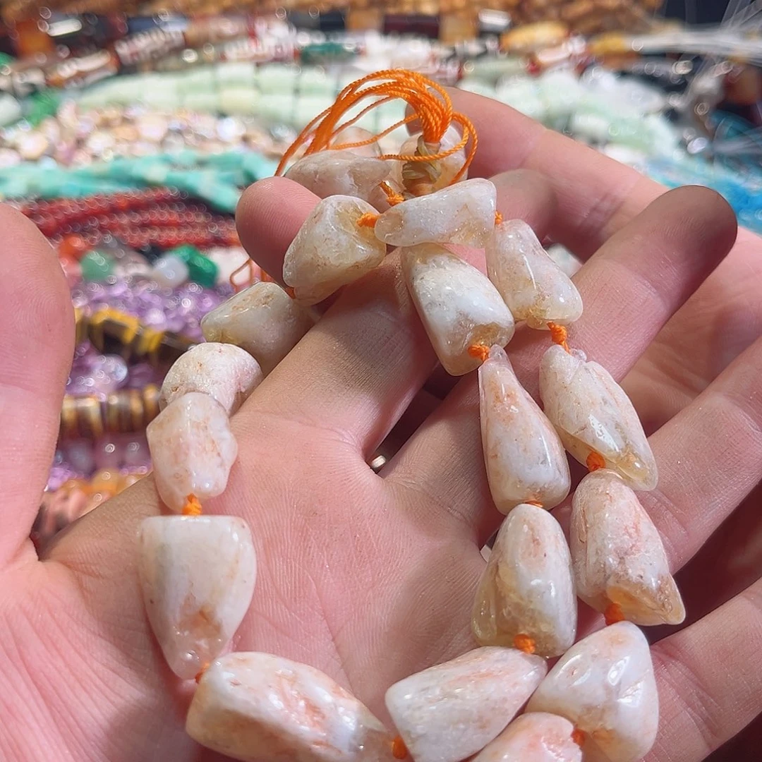 玛瑙/玉髓合金珠宝半成品带皮黄塔晶原矿一条