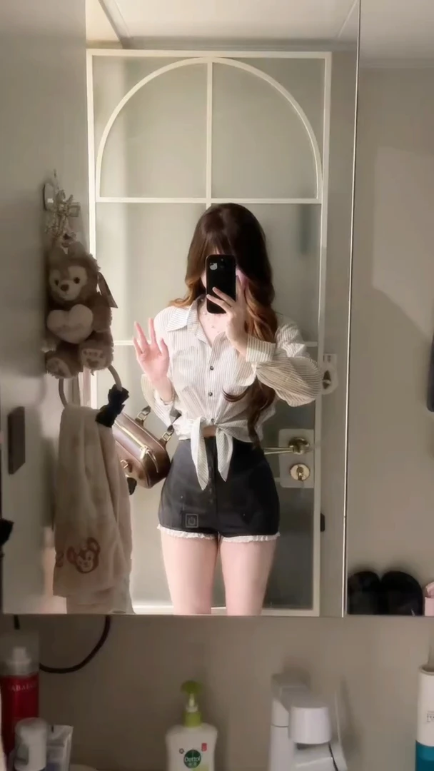 韩系休闲穿搭女秋季时尚条纹polo领长袖气质衬衫女高腰百搭短裤