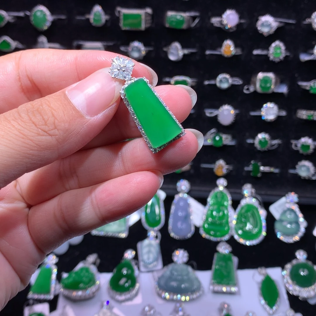 翡翠银S925镶嵌颈饰翡翠