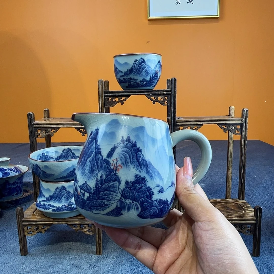 釉里红瓷器公道杯1只