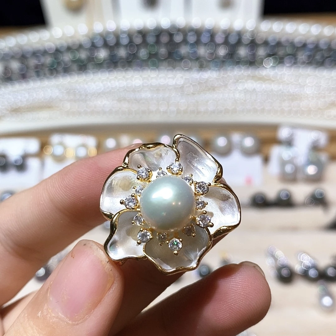 未镶嵌胸饰淡水珍珠