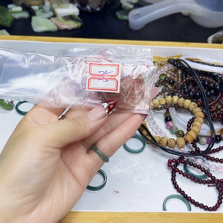 和田玉（糖玉）珠宝半成品未镶嵌张**娘
