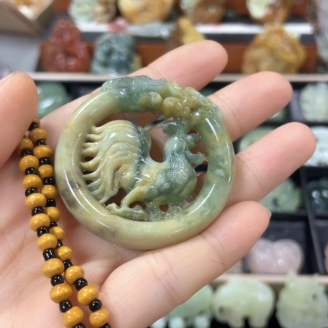 蛇纹石玉颈饰未镶嵌