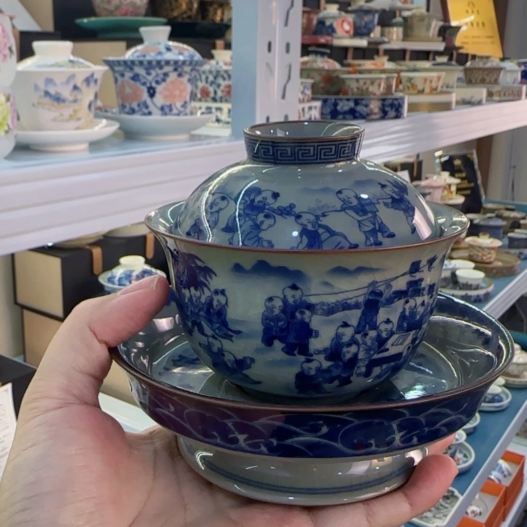 瓷片盖碗很精致很好看