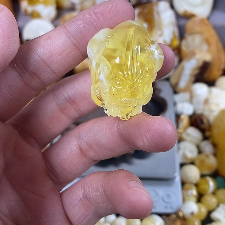 Y****琥珀未镶嵌珠宝奇石我